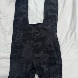 Lululemon SHR align 28” camo leggings size 4